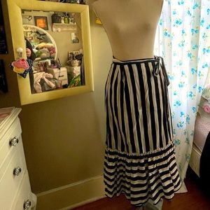 Who what wear size large wrap skirt